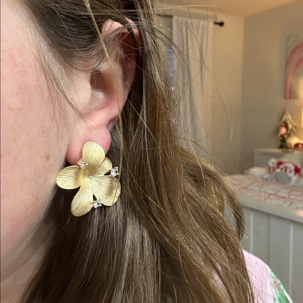 Vivian Drew gold earrings - Picture 3 of 5